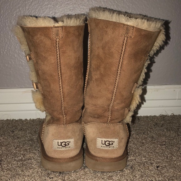 UGG BOOTS - Picture 2 of 2